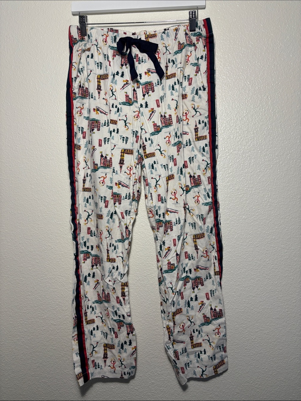 Aerie London Ice Skating Flannel Pajama Pants Size Medium cozy holiday festive